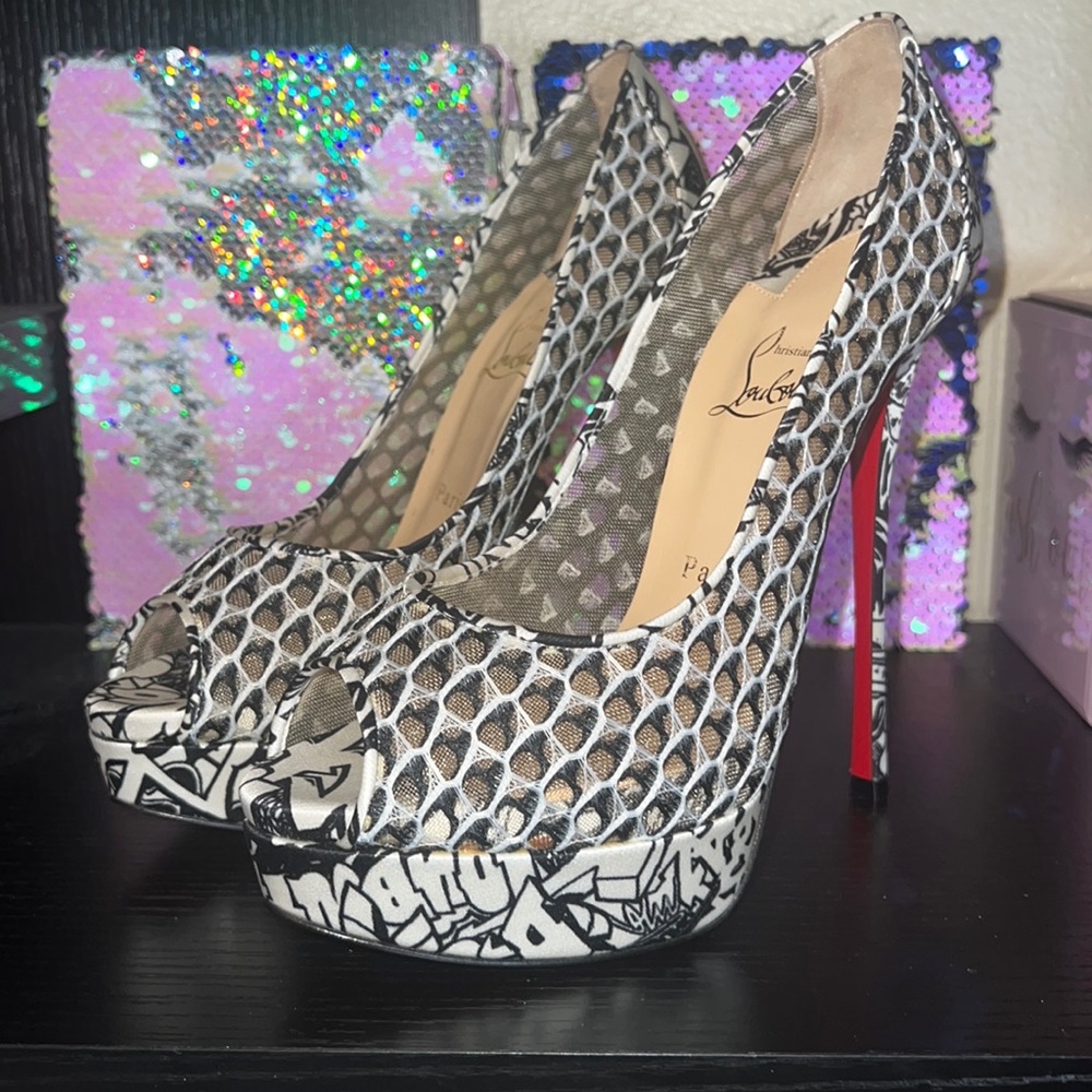 ✨SOLD✨ New Christian Louboutin fetish peep
